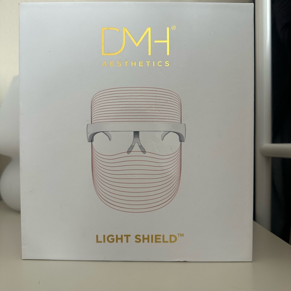 Light Therapy Face Shield with Red Glow